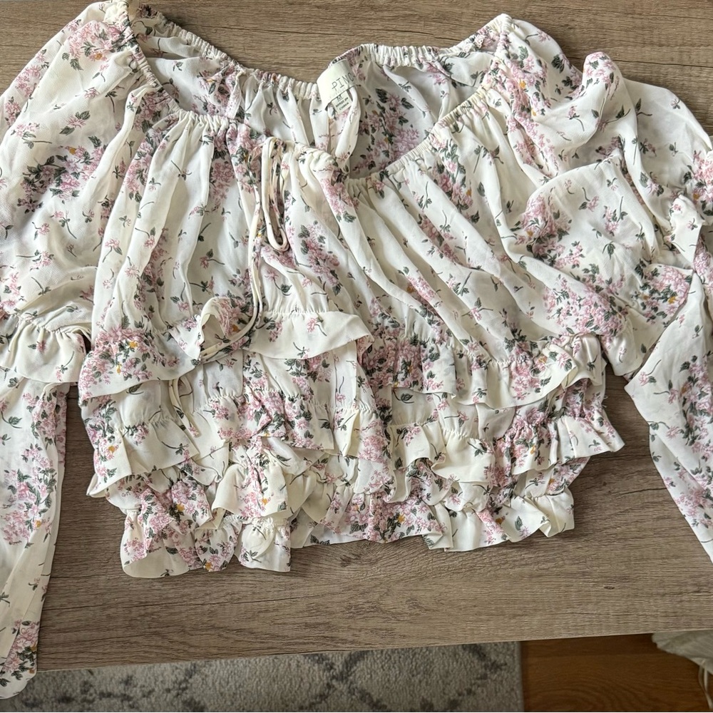 Brand new/Never Worn Floral Off-Shoulder Cropped Ruffle Top